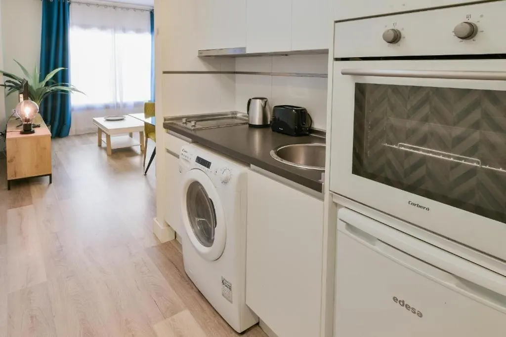 Stylish And Bright Apartment Malaga